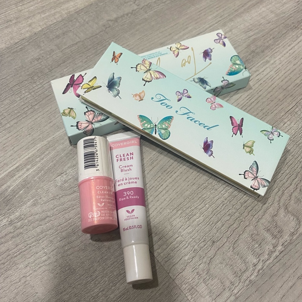 🦋Makeup bundle🦋